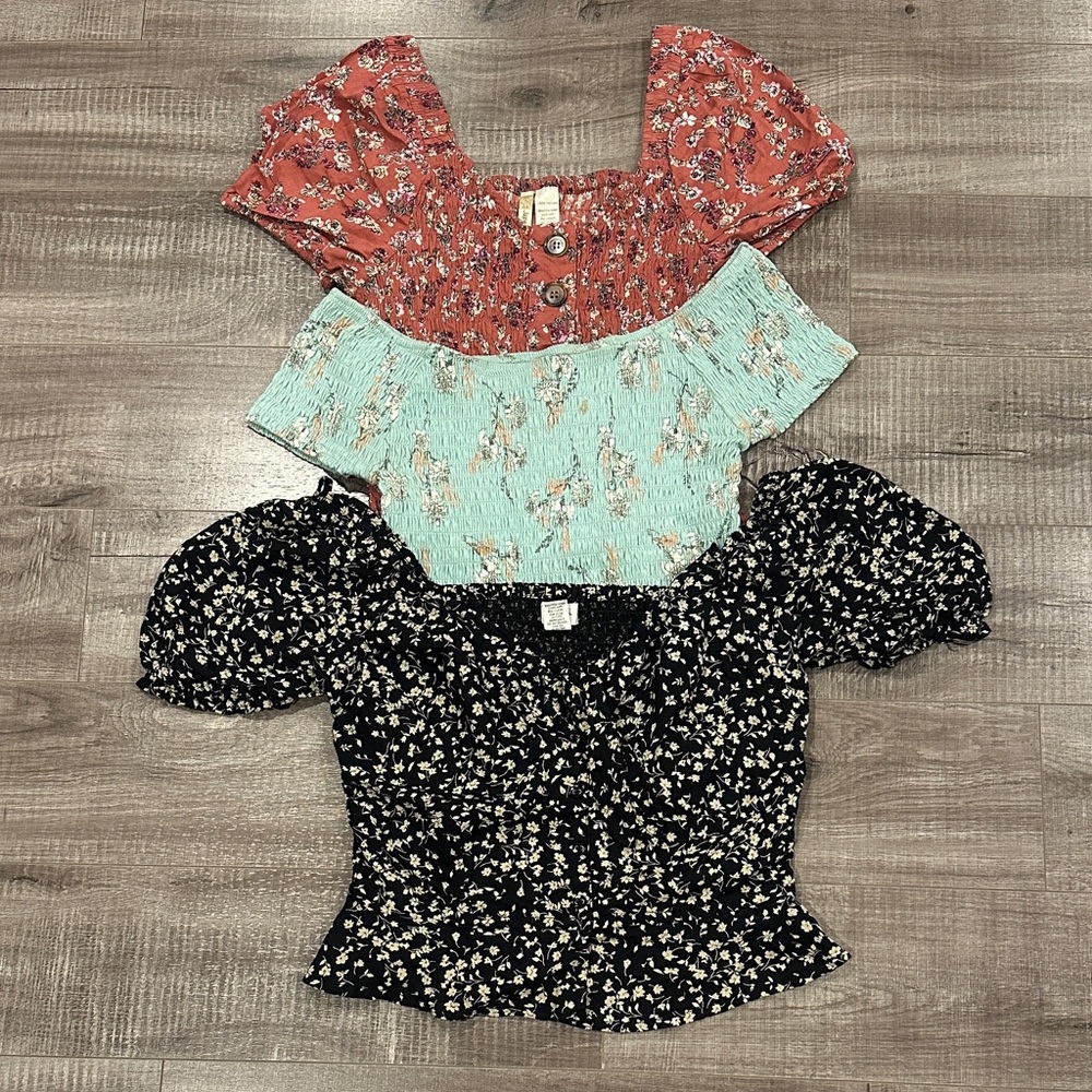 Bundle of Floral Puff Sleeve Tops